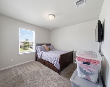 1812 Kingsford Prairie Court - Photo Thumbnail 6