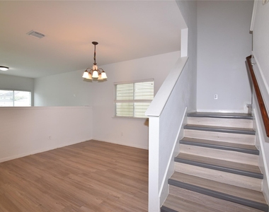 11912 Prior Park Drive - Photo Thumbnail 7