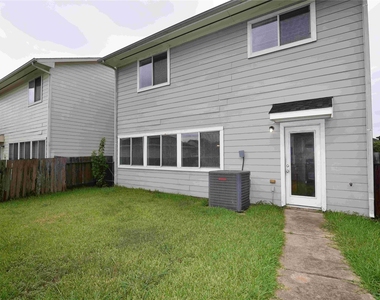 11912 Prior Park Drive - Photo Thumbnail 21