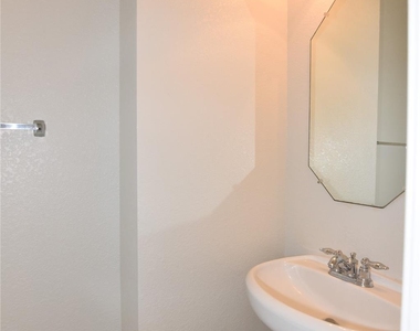 11912 Prior Park Drive - Photo Thumbnail 4