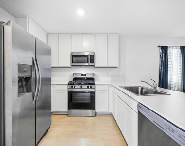 1146 Blue Stone Drive - Photo Thumbnail 6