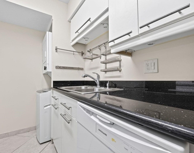 6410 Del Monte Drive - Photo Thumbnail 13
