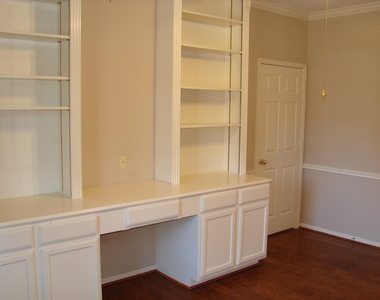 319 S Cheddington Drive - Photo Thumbnail 12