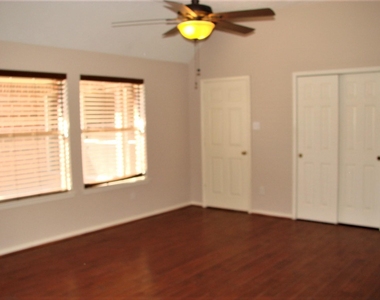 319 S Cheddington Drive - Photo Thumbnail 28