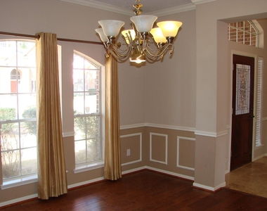 319 S Cheddington Drive - Photo Thumbnail 6