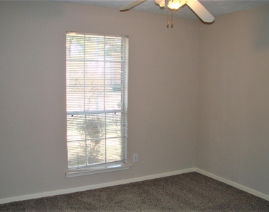319 S Cheddington Drive - Photo Thumbnail 39