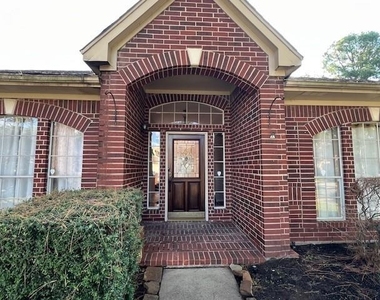 319 S Cheddington Drive - Photo Thumbnail 4