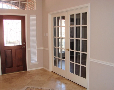 319 S Cheddington Drive - Photo Thumbnail 10