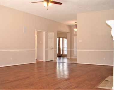 319 S Cheddington Drive - Photo Thumbnail 26