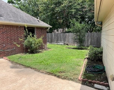 319 S Cheddington Drive - Photo Thumbnail 42