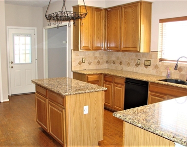 319 S Cheddington Drive - Photo Thumbnail 14