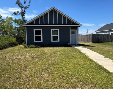 349 Road 5704 - Photo Thumbnail 3