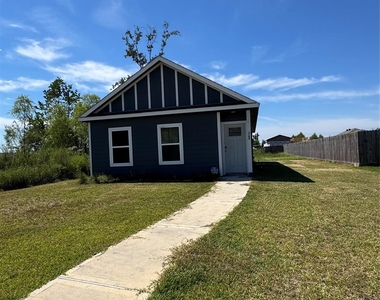 349 Road 5704 - Photo Thumbnail 2