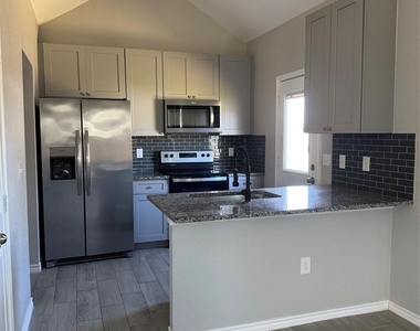 349 Road 5704 - Photo Thumbnail 8