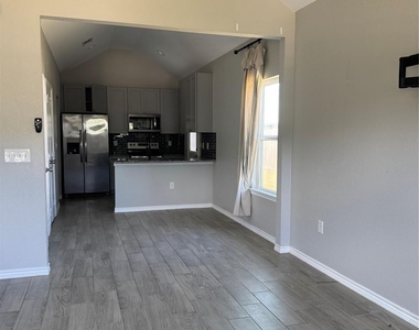 349 Road 5704 - Photo Thumbnail 5