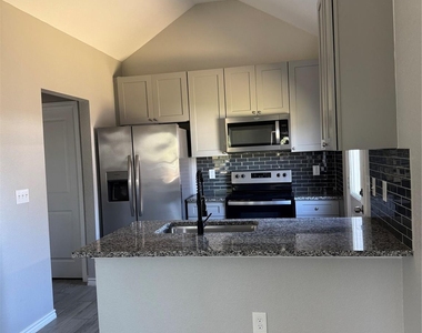 349 Road 5704 - Photo Thumbnail 7