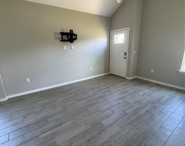 349 Road 5704 - Photo Thumbnail 19