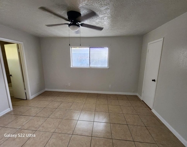 5110 Ridgeton Drive - Photo Thumbnail 4