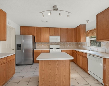 10326 E Summit Canyon Drive - Photo Thumbnail 6