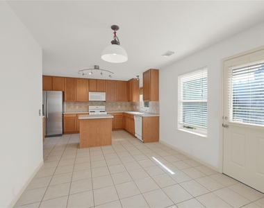 10326 E Summit Canyon Drive - Photo Thumbnail 5