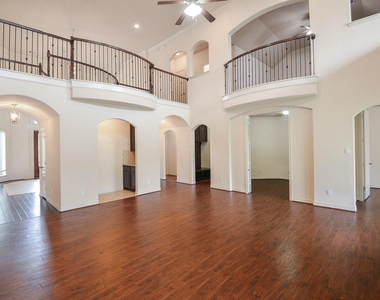 23610 Esperia Street - Photo Thumbnail 6