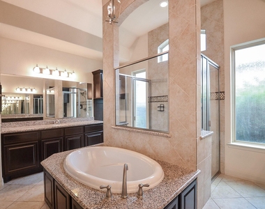 23610 Esperia Street - Photo Thumbnail 15