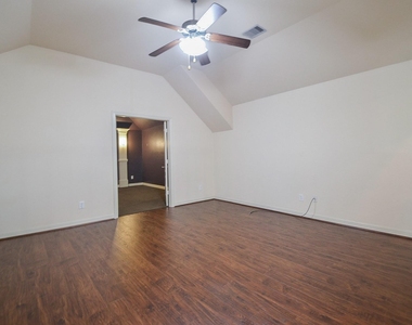 23610 Esperia Street - Photo Thumbnail 19