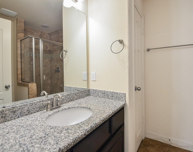 23610 Esperia Street - Photo Thumbnail 27