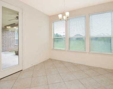 23610 Esperia Street - Photo Thumbnail 11