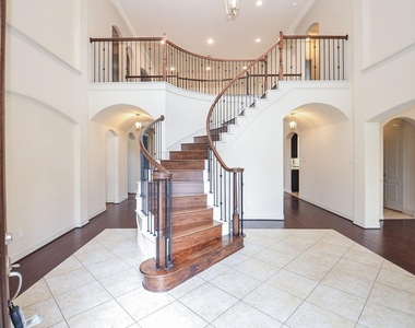 23610 Esperia Street - Photo Thumbnail 3