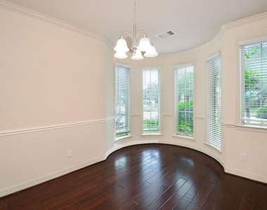 23610 Esperia Street - Photo Thumbnail 2