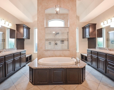 23610 Esperia Street - Photo Thumbnail 14