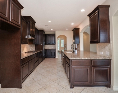 23610 Esperia Street - Photo Thumbnail 10