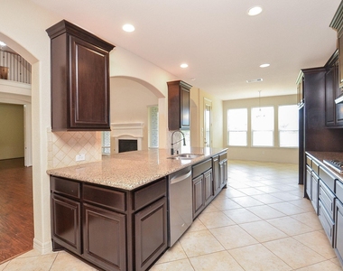 23610 Esperia Street - Photo Thumbnail 9