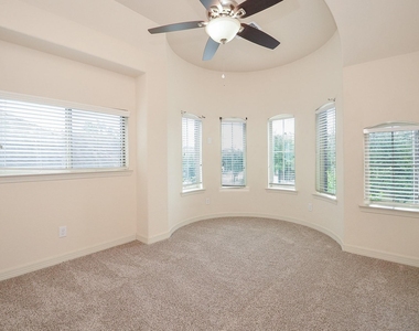 23610 Esperia Street - Photo Thumbnail 24