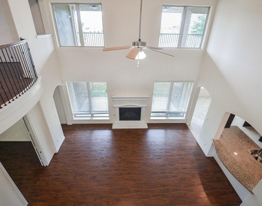23610 Esperia Street - Photo Thumbnail 17