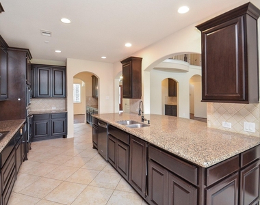 23610 Esperia Street - Photo Thumbnail 8