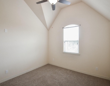 23610 Esperia Street - Photo Thumbnail 23