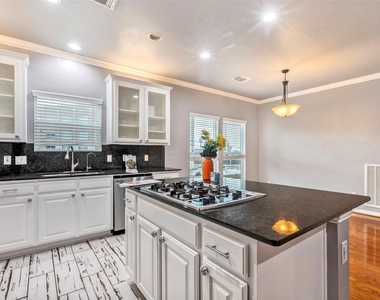 6115 S Arrowana Lane - Photo Thumbnail 5