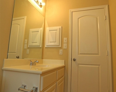 3107 Crystal Cascade Lane - Photo Thumbnail 19