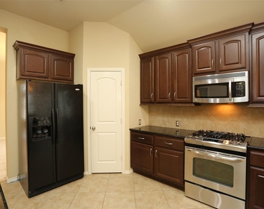 3107 Crystal Cascade Lane - Photo Thumbnail 6