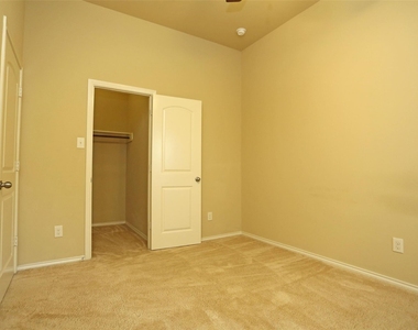 3107 Crystal Cascade Lane - Photo Thumbnail 16