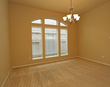 3107 Crystal Cascade Lane - Photo Thumbnail 8