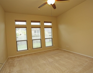 3107 Crystal Cascade Lane - Photo Thumbnail 10