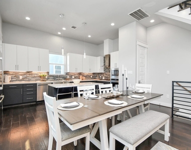 2105 Engelmohr Street - Photo Thumbnail 5