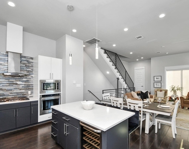 2105 Engelmohr Street - Photo Thumbnail 7