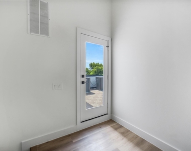 227 Willard Street - Photo Thumbnail 31