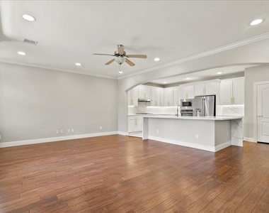 1518 Bingham Street - Photo Thumbnail 2
