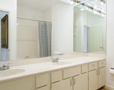 2209 S Braeswood Boulevard - Photo Thumbnail 6