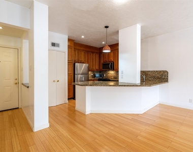 2209 S Braeswood Boulevard - Photo Thumbnail 4